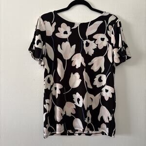 Ann Taylor Black Ivory Floral Top Medium Short Sleeve Cutout Sleeve Boat Neck